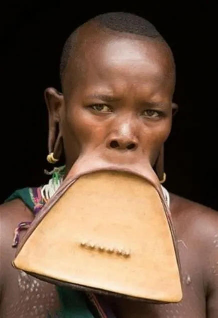 Omo kabilelerinin farklı yaşam tarzları