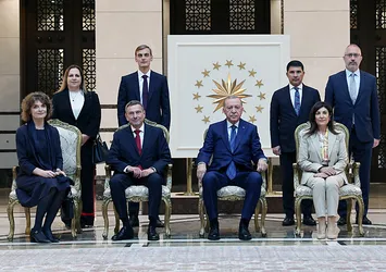 Büyükelçilerden Başkan Erdoğan'a güven mektubu