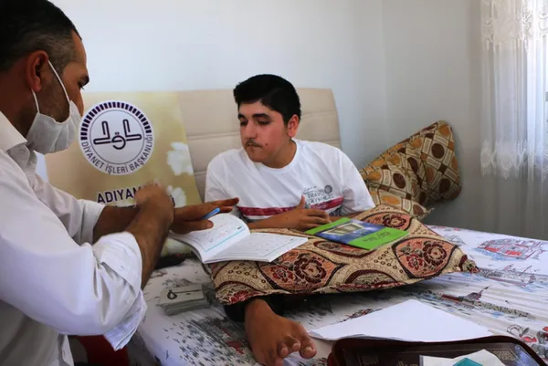 Adıyaman’da Kur’an seferberliği! Engelli gençlere evde hizmet veriliyor