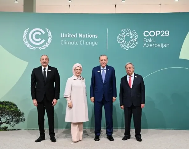 kuresel-barisa-baskan-erdogan-imzasi-yil-boyunca-bas-donduren-diplomasi-17-ulkeye-19-ziyaret-1735464628303.jpg Foto: AA