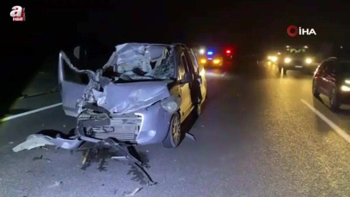 Bursa'da kontrolden çıkan araç tıra çarptı