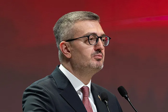 Bakan Kurum'dan Özgür Özel'e ders niteliğinde yanıt: Deprem konutları faizsiz - 1