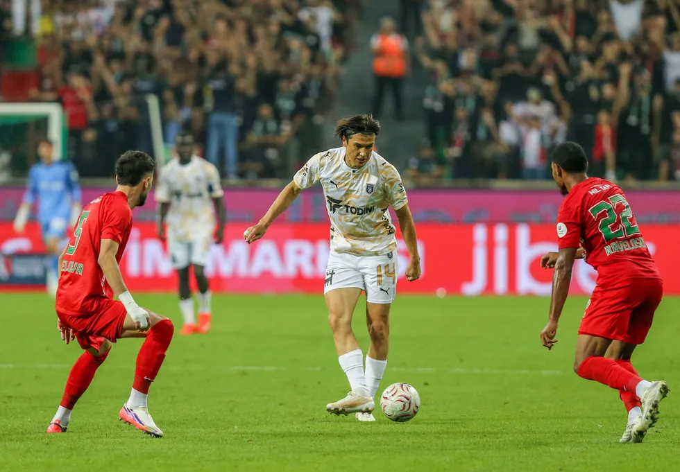 1789369621852.jpg Diyarbakır'da Beşiktaş maçı öncesi farklı gece: Amed Sportif 5-0'lık galibiyetle 10 puana yükseldi - 4