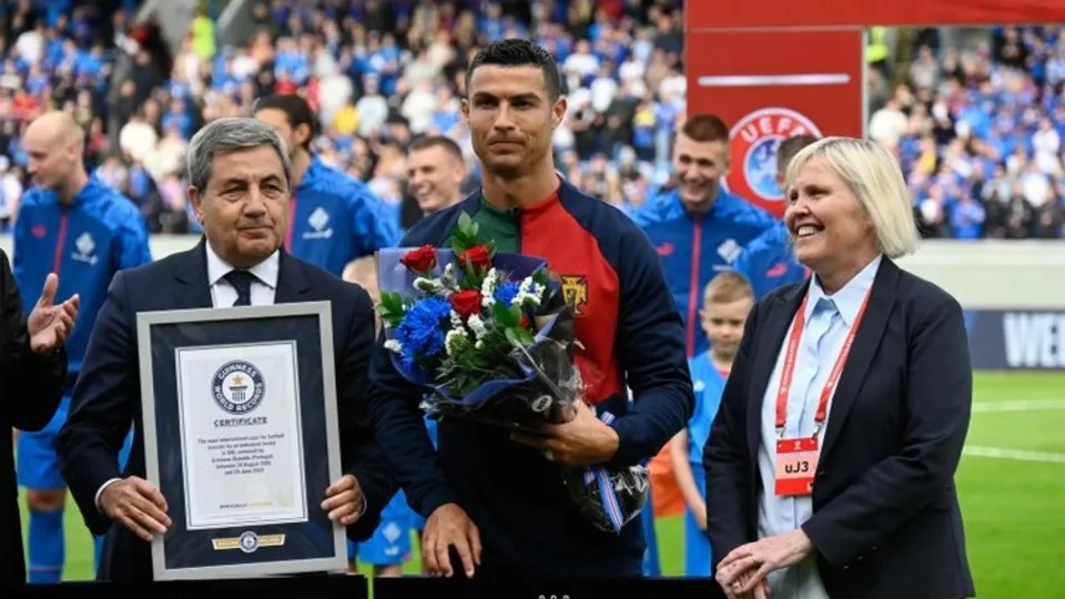 Cristiano Ronaldo’dan yeni bir rekor daha! Milli Takım'da bir ilke imza attı! İsmi Guinness Rekorlar Kitabı’nda altın harflerle…