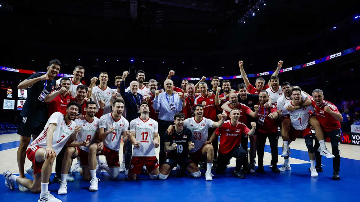 Filenin Efeleri ilk kez çeyrek finalde! Türkiye-Slovenya voleybol maçı tarihi, saati ve tüm detaylar