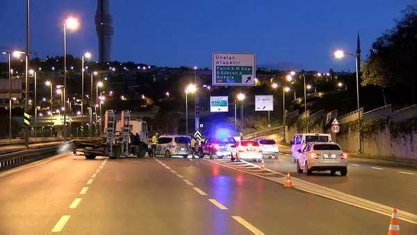 son-dakika-15-temmuz-sehitler-koprusu-cift-yonlu-trafige-kapatildi-1604811307301.jpg Son dakika: 15 Temmuz Şehitler Köprüsü çift yönlü trafiğe kapatıldı - 2