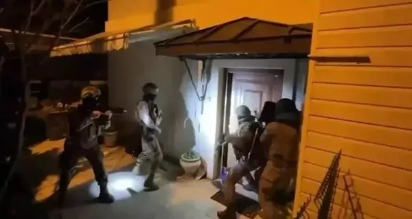 Türk Escobar lakaplı Ürfi Çetinkaya’nın lideri olduğu suç örgütüne operasyon! Çok sayıda gözaltı var