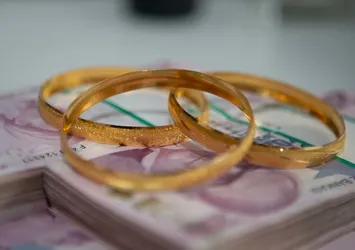 Altına iki darbe birden! Piyasalarda baskı! Sarı madende kritik seviye belli oldu