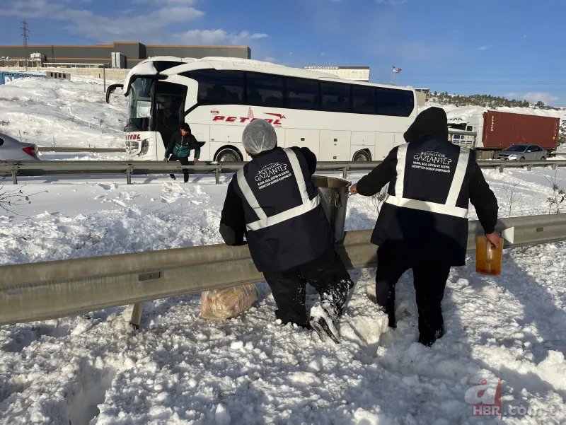 Gaziantep'te son durum nasıl? Yol temizleme çalışmalarından yeni görüntüler 23