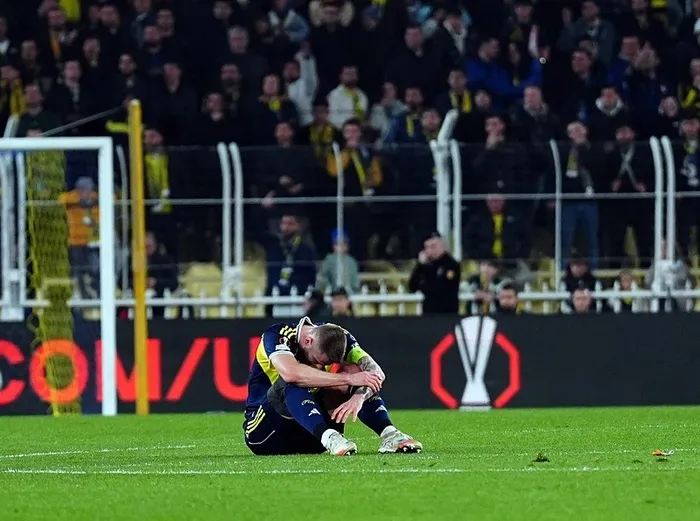 fenerbahcede-skriniar-sakatligi-sonrasi-rotasyon-karari-tedescodan-yeni-plan-1771622631501.jpeg Fenerbahçe’de Skriniar sakatlığı sonrası rotasyon kararı: Tedesco’dan yeni plan - 1