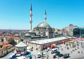 Son dakika | Alman DW'den skandal haber! Taksim Camii'ni sindiremediler