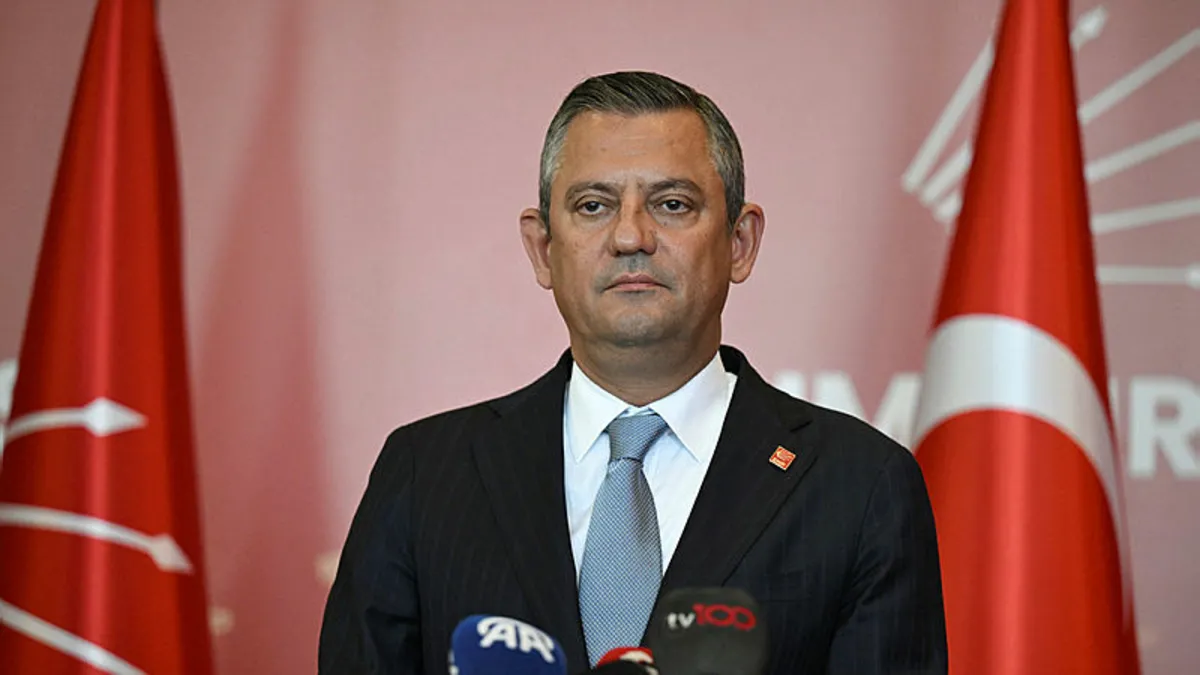 Özgür Özel'den Merih Demiral skandalı! PKK destekçisi Deniz Naki'yle kıyasladı 'sporcumuz' dedi