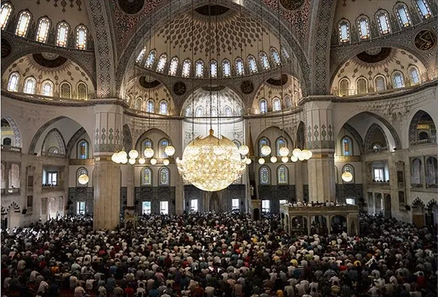 son-aciklamalar-9-gun-tatil-olacak-mi-2022-ramazan-bayrami-tatili-kac-gun-olacak-resmi-aciklama-geldi-mi-1650982219117.jpg Son açıklamalar: 9 gün tatil olacak mı? 2022 Ramazan Bayramı tatili kaç gün olacak? Resmi açıklama geldi mi? - 3
