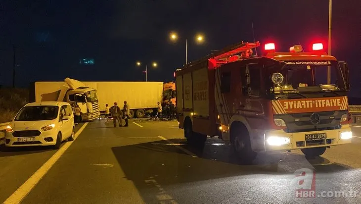 İBB’ye ait İSTAÇ TIRI Kuzey Marmara Otoyolu’nda kaza yaptı! Yaralılar hastaneye kaldırıldı