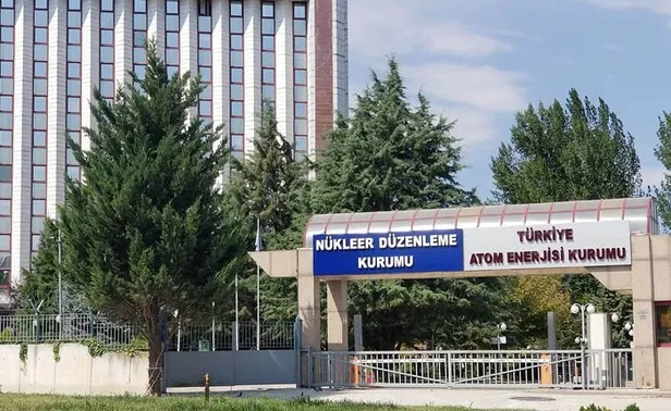 ndk-personel-alimi-basladi-avukat-muhendis-mutercim-teknisyen-ve-veri-hazirlama-ve-kontrol-isletmeni-basvuru-s-1695710566018.jpg NDK personel alımı başladı! Avukat, Mühendis, Mütercim, Teknisyen ve Veri Hazırlama ve Kontrol İşletmeni başvuru şartları - 1