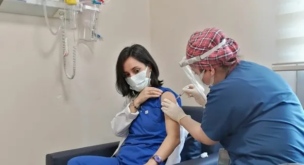 son-dakika-bilim-kurulu-toplantisi-sonrasinda-bakan-kocadan-aciklama-asilama-surecine-iliskin-yeni-detaylari-paylasti-1611174915875.jpg Son dakika: Bilim Kurulu toplantısı sonrasında Bakan Koca'dan açıklama! Aşılama sürecine ilişkin yeni detayları paylaştı - 2