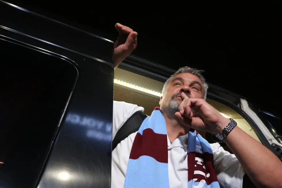 trabzonspor-thomas-reis-ile-prensip-anlasmasina-vardi-alman-teknik-adam-trabzona-geldi-1789497116869.jpg Trabzonspor, Thomas Reis ile prensip anlaşmasına vardı! Alman teknik adam Trabzon'a geldi - 1
