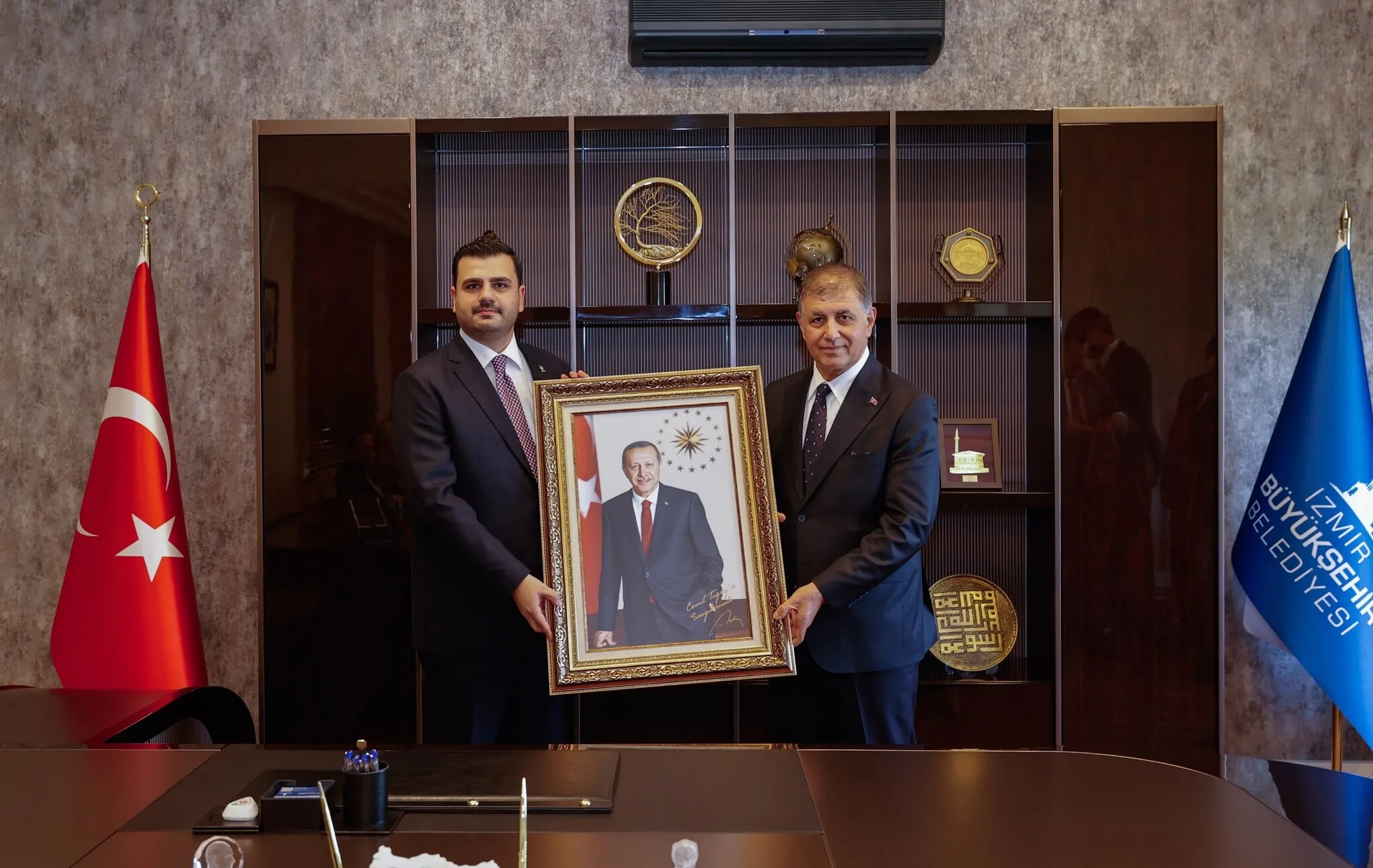 AK Partili Eyyüp Kadir İnan'dan Cemil Tugay'a ziyaret: İzmir için birlikte çalışma vakti