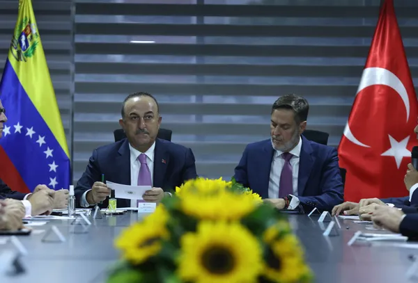 Dışişleri Bakanı Mevlüt Çavuşoğlu, Türk ve Venezuelalı iş insanlarıyla bir araya geldi - 1