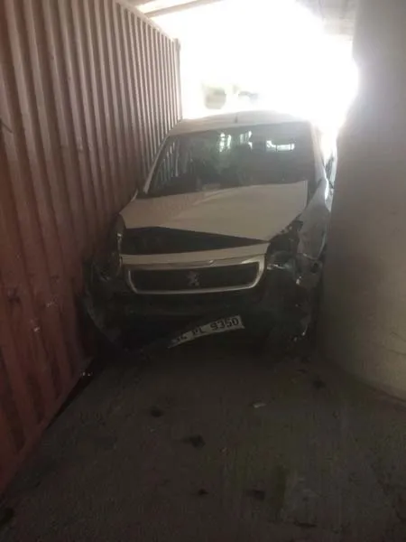 Bakırköy'de TIR dehşeti! Trafiği birbirine kattı - 1