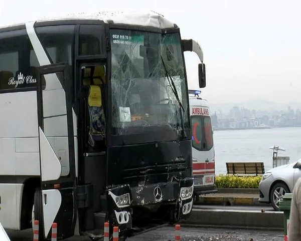 Hakkari'den İstanbul'a gelen öğrencileri taşıyan 2 tur otobüsü çarpıştı! - 1