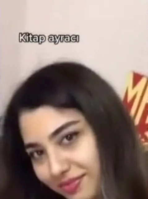 Türk pasaportuna saygısızlık yapan 2 genç yakalandı! Yurt dışı yasağı verildi - 2