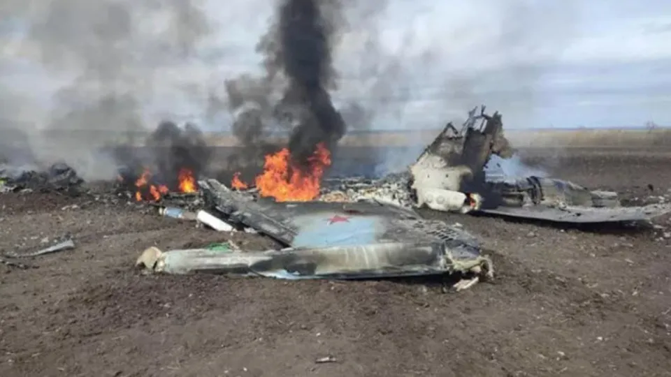Rusya'nın 40 milyon dolarlık savaş jeti Su-35 enkaz oldu! İşte dünya basınını sallayan görüntüler