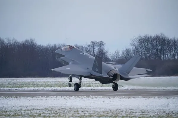 f-35-ucaklari-polonyaya-ulasti-1674845751579.jpg F-35 uçakları Polonya'ya ulaştı - 2