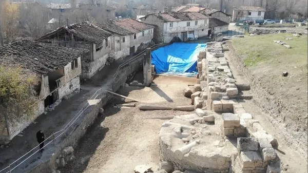 kutahyada-tuhaf-olay-yillarca-turbe-diye-ziyaret-ettiler-cikan-soke-etti-1636969290766.jpg Kütahya'da tuhaf olay! Yıllarca türbe diye ziyaret ettiler çıkan şoke etti - 2