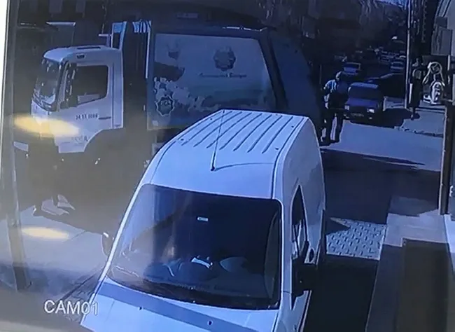 Gaziosmanpaşa'da çöp kamyonun çarptığı yaşlı adam hayatını kaybetti - 1