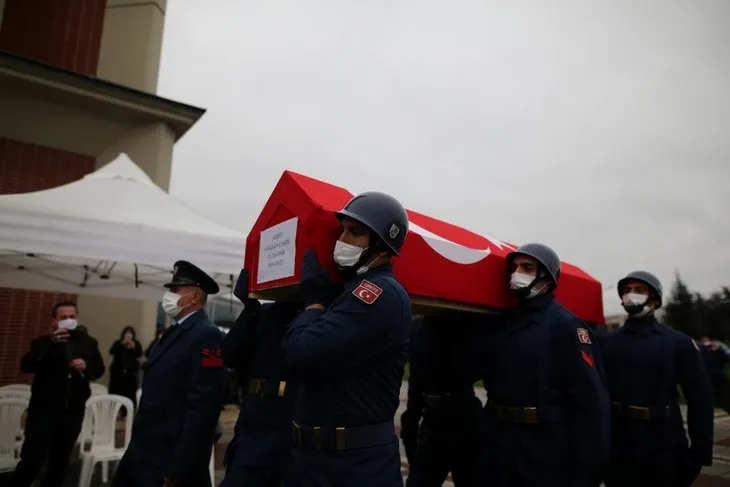 Şehit Uzman Çavuş Gökhan Çakır İnegöl şehitliğine defnedildi | Bakan Süleyman Soylu şehit cenazesine katıldı
