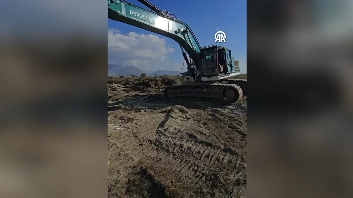 Su borusu döşemek için açılan çukurda bulundu! Küpler içinde…