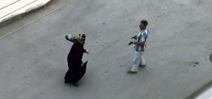 Çorum'da sokakta silahlı saldırgan dehşeti