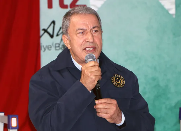 Milli Savunma Bakanı Hulusi Akar’dan CHP Lideri Kemal Kılıçdaroğlu’nun yasa dışı geçiş iddiasına tepki