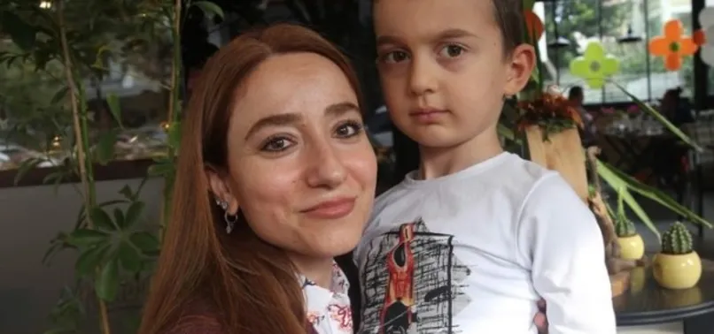 3 kez kanseri yenen Çiçek Akçay hayatını lösemili çocuklara adadı