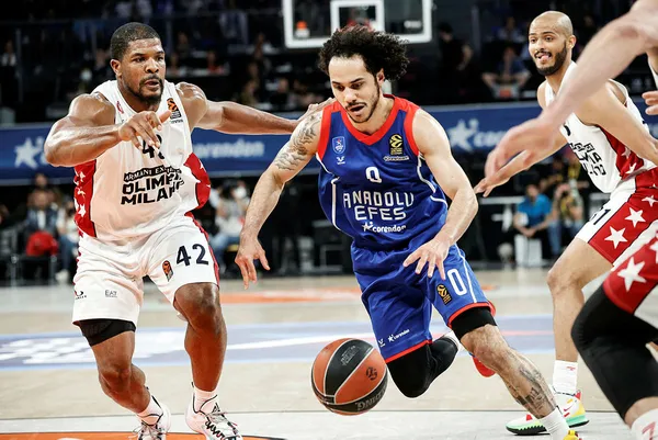 anadolu-efes-yeniden-final-fourda-olimpia-milanoyu-deviren-temsilcimiz-avrupada-yeni-kupa-pesinde-1651174030442.jpg Anadolu Efes yeniden Final Four'da! Olimpia Milano'yu deviren temsilcimiz Avrupa'da yeni kupa peşinde - 1