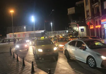 Taksim araç trafiğine açıldı