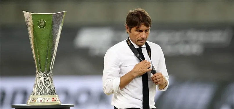 Inter'i 11 yıl sonra şampiyon yapan Conte ile yollar ayrıldı