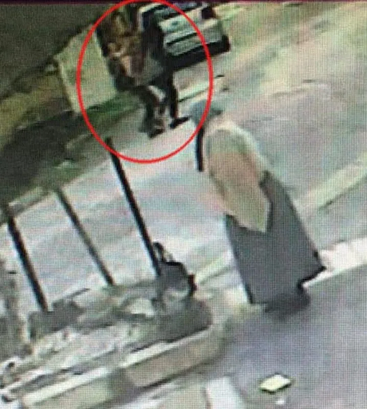 İzmir'de eşi tarafından öldürülen kadının son anları kamerada