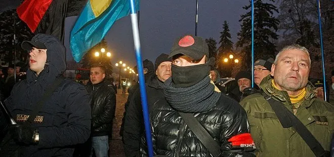 Ukrayna parlamentosu sıkıyönetim kararını kabul etti
