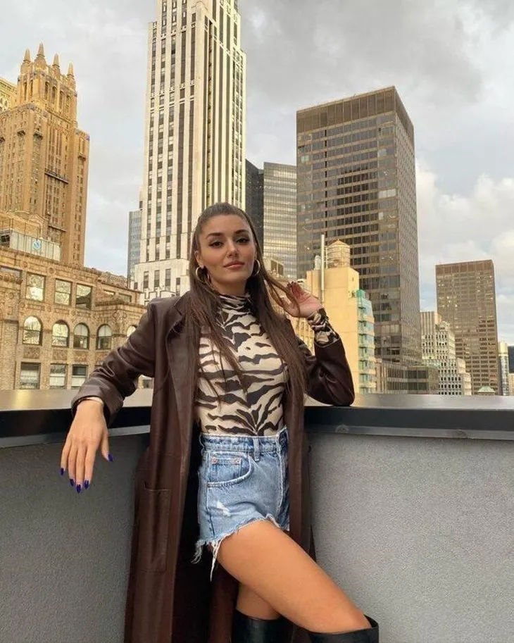 Hande Erçel’in New York pozları sosyal medyayı salladı! Kerem Bürsin kayıtsız kalmadı