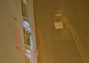 Annesiyle tartıştı, sinir krizi geçirdi: "Her yeri yakarım"