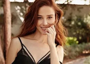 Özge Gürel'in estetiksiz hali şoke etti! Değişimi pes dedirtti