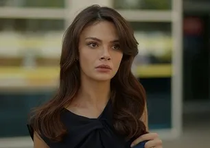 Uzak Şehir'in yıldızı Sinem Ünsal ile Berk Cankat'ın aşk molası!