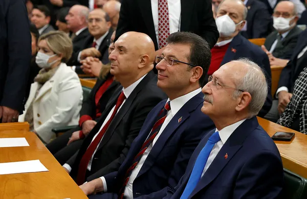 son-dakika-ak-parti-mkyk-baskan-erdogan-liderliginde-toplandi-omer-celikten-onemli-aciklamalar-macrona-sert-te-1671725167533.jpg Son dakika: AK Parti MKYK Başkan Erdoğan liderliğinde toplandı! Ömer Çelik'ten önemli açıklamalar | Macron'a sert tepki: Vizyonsuz - 10