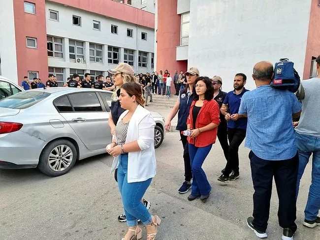 Son dakika: CHP’li Seyhan Belediye Başkan Yardımcısı Funda Buyruk görevden uzaklaştırıldı