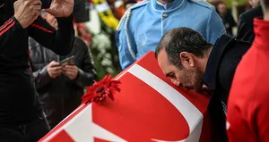 Valerios Leonidis görevinden alındı