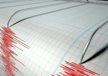 İzmir'de gece yarısı deprem!
