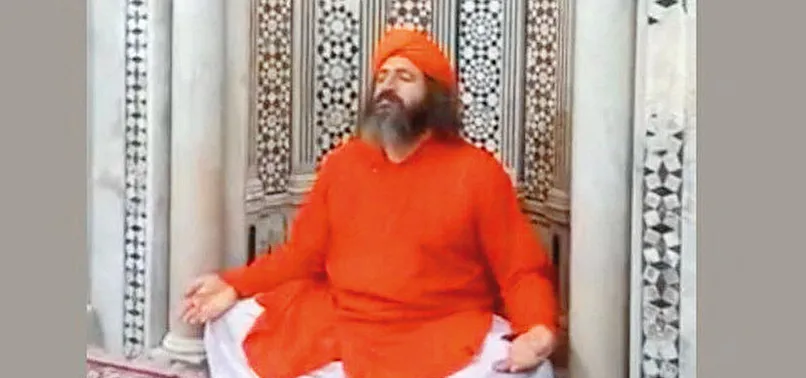 Şam'daki 1300 yıllık Emevi Camii'nde büyük saygısızlık: Budistler ayin düzenledi! Görüntüler infial yarattı