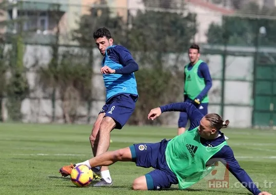 Fenerbahçe idmanında dikkat çeken detay! 7